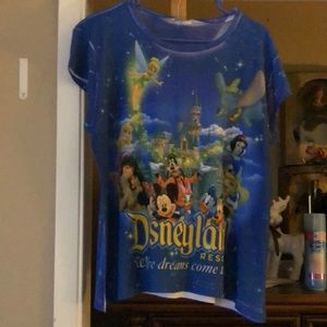 Disney light weight vintage shirt